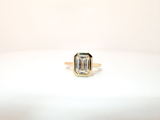 14K, Yellow gold 2.01 F VS1 Emerald ciut lab diamond engagement ring.IGI certified
