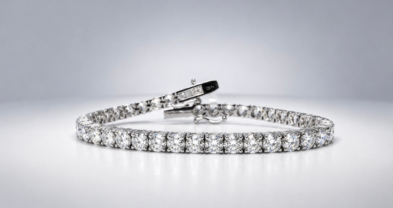 14k, white gold, 12.06 carat diamond tennis bracelet. VS2 G-H
