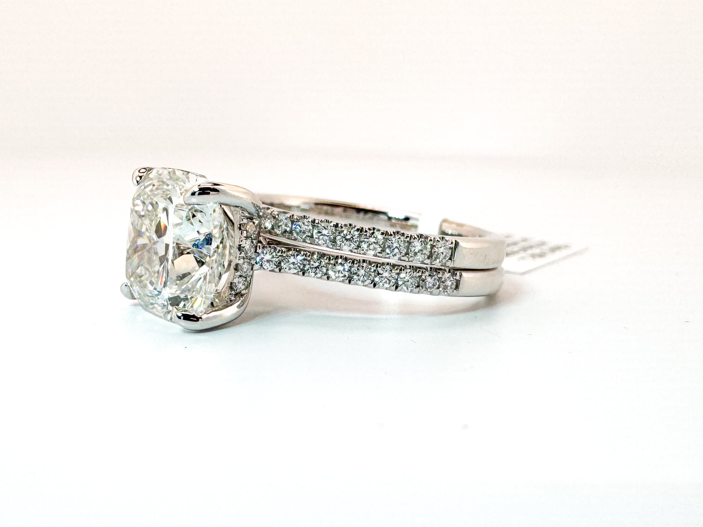 14k, White gold, 4.78 carat total weight, lab grown wedding set. VS2 G IGI Certified