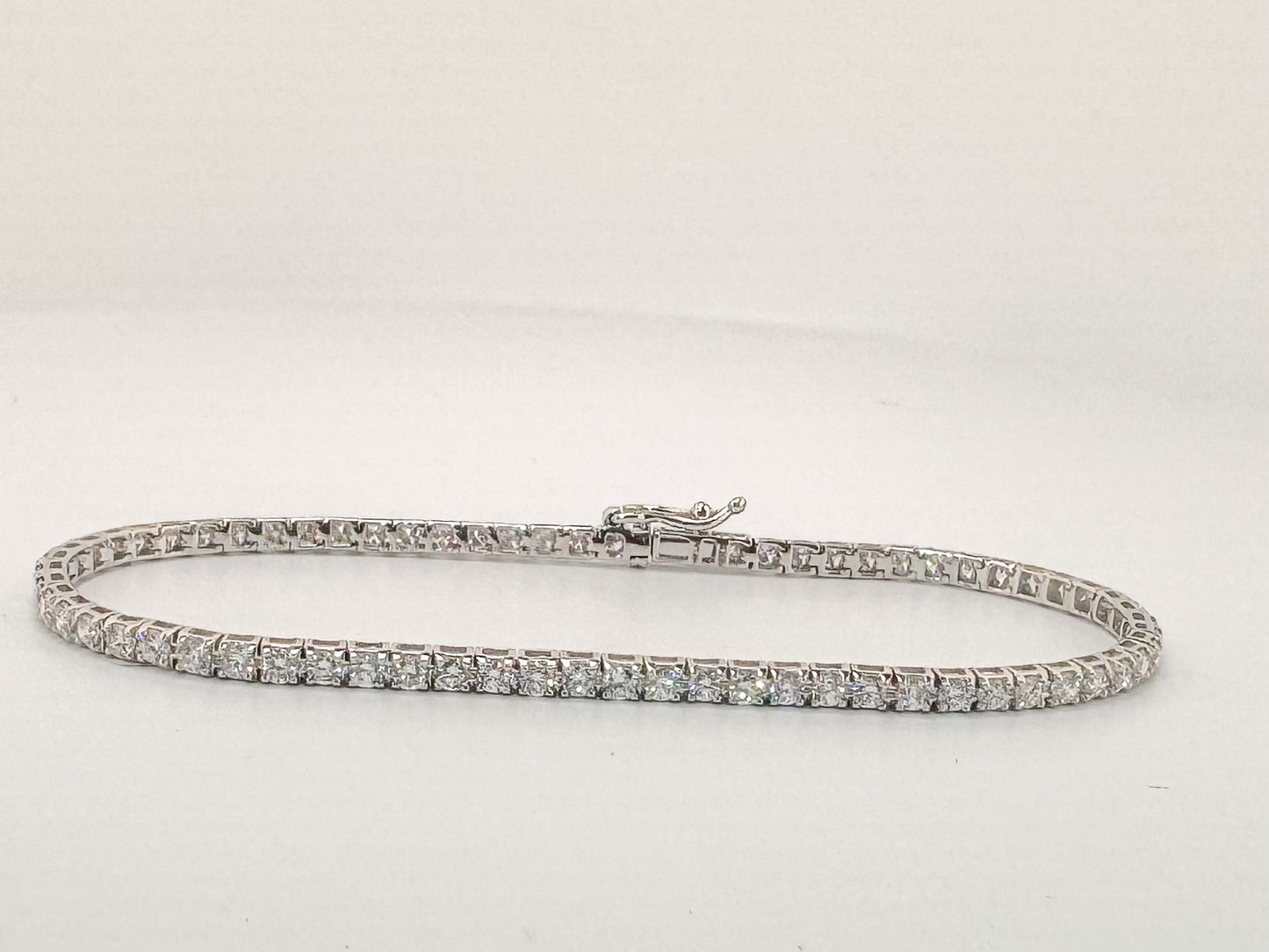 14k, whtie gold 3.00 carat total weight lab grown diamond tennis bracelet.