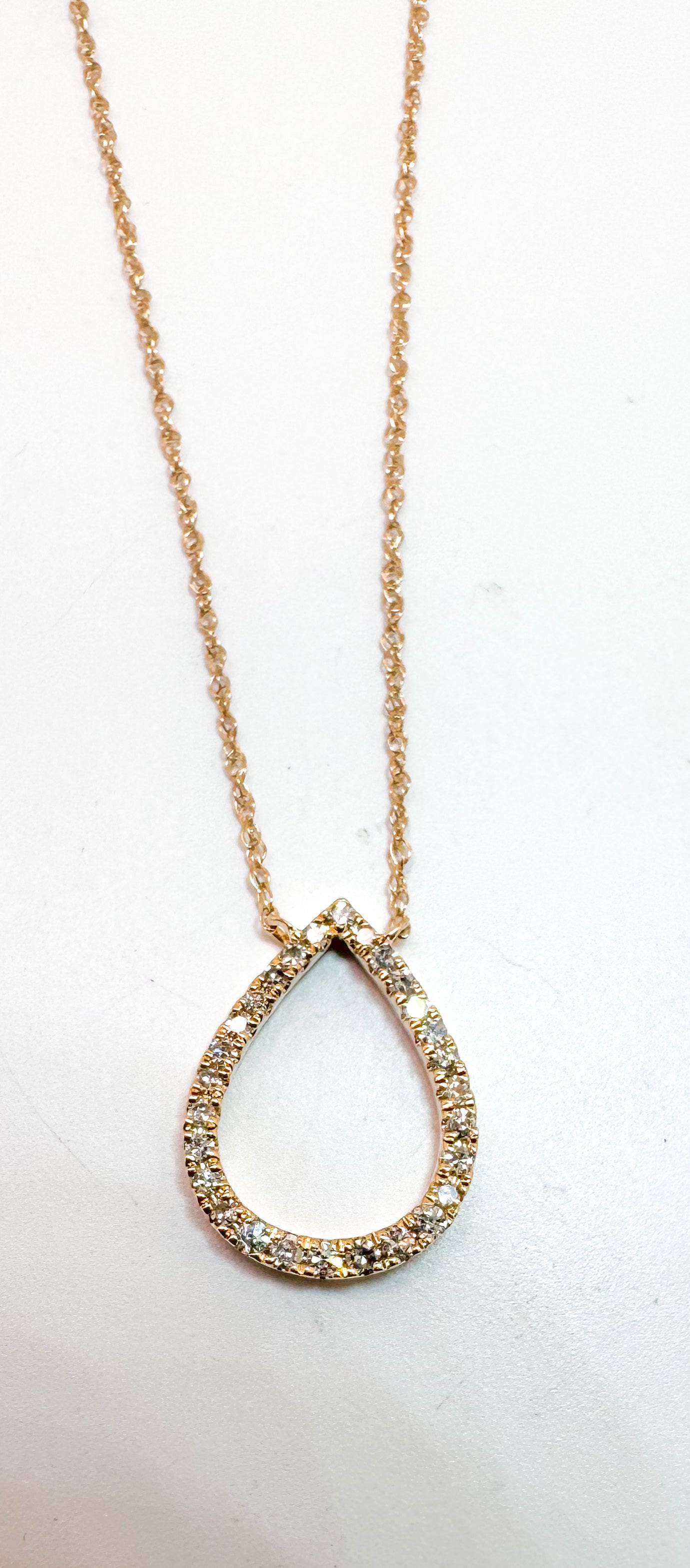 10K, .10 DTW Natural diamond pendant.