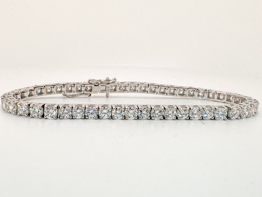 14K, White gold 7.00 carat total weight lab grown diamond tennis bracelet.