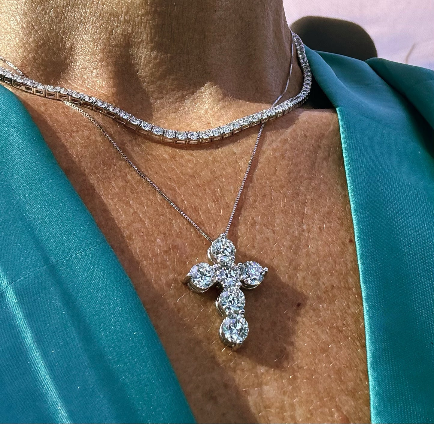 14k, white gold, 14.62 carat total weight lab grown diamond tennis necklace.