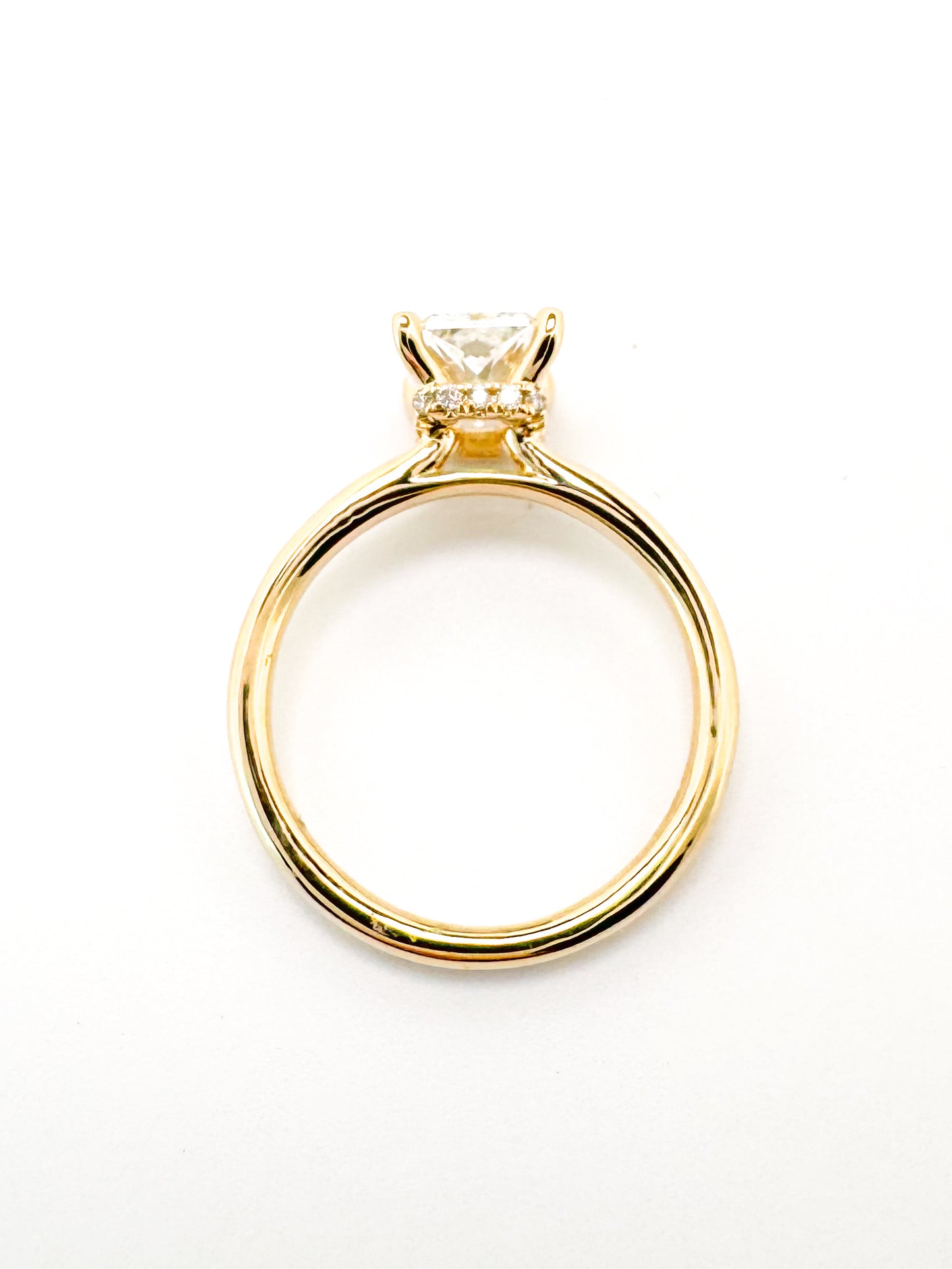 14K, Elongated 2.00 carat, VS2 F ,radiant cut,  lab grown engagement ring. IGI Certified.