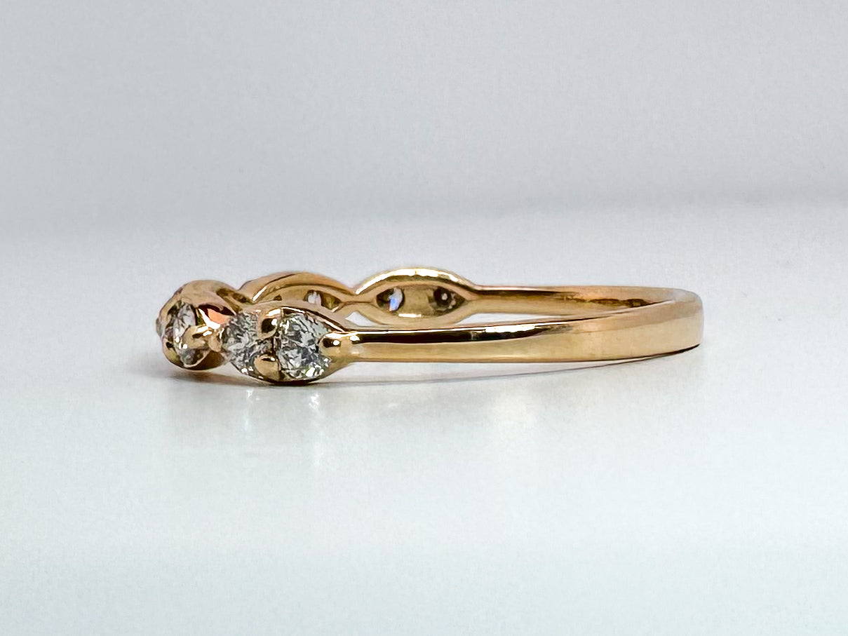 14K, yellow gold,.40 diamond total weight, scalloped band.