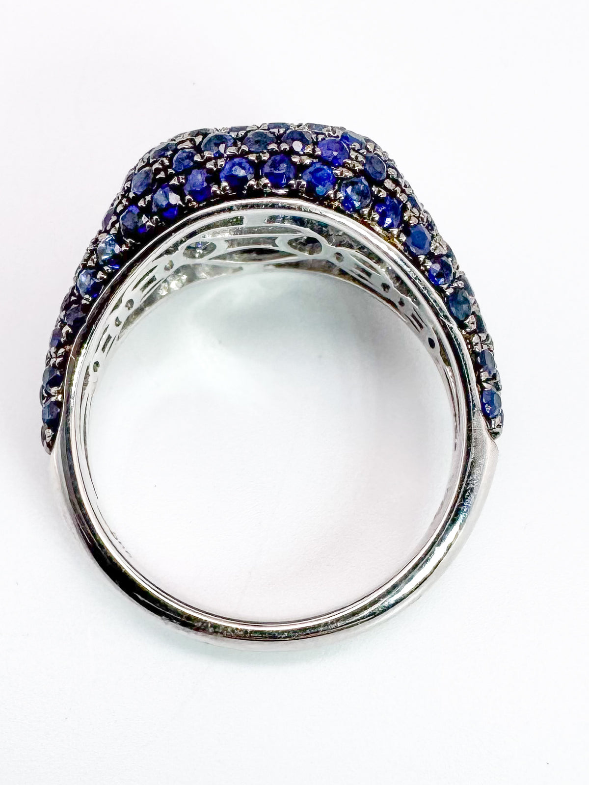 14K, White gold, 1.74 carat total weight natural sapphire pinky ring.