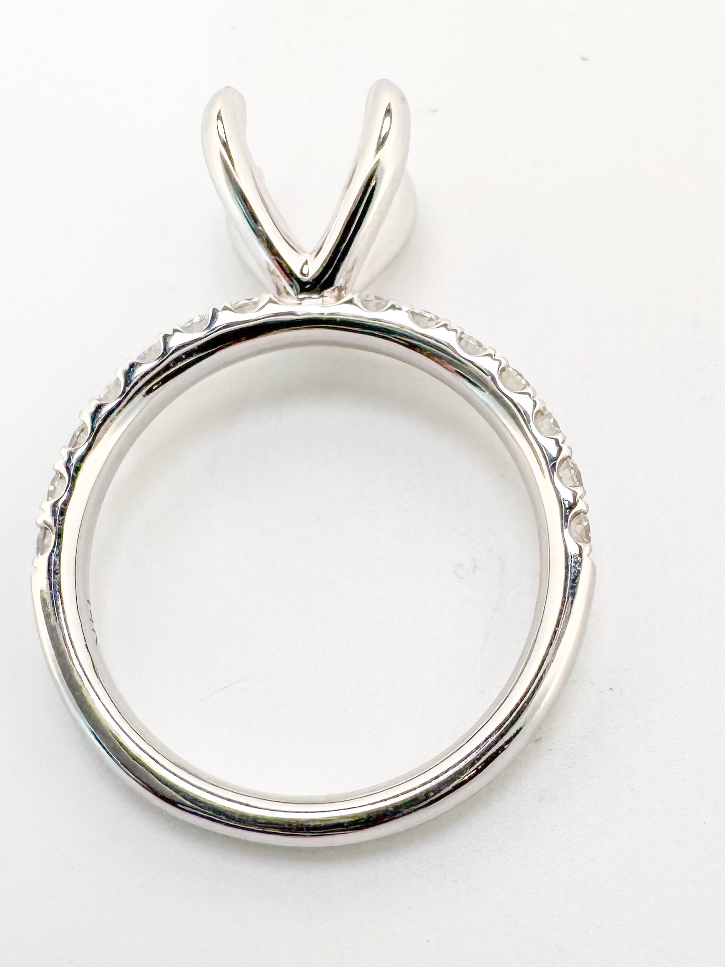 14KW .50 carat total weight, natural diamond semi mount for 8mm stone.