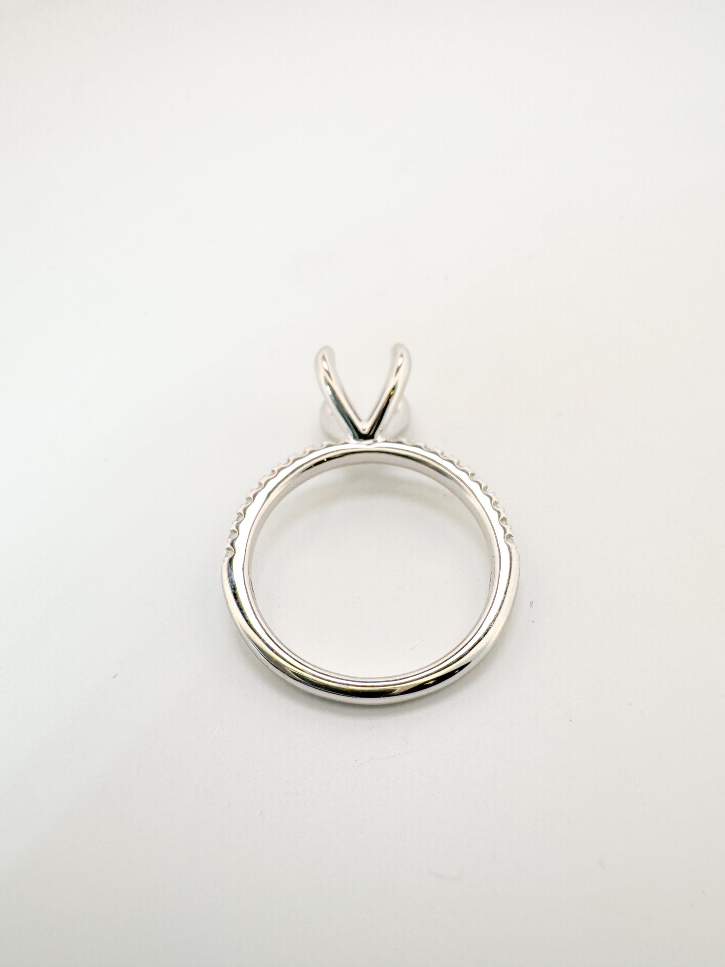 14K, white gold, .20 carat total weight, diamond semi mount for an 8mm stone.