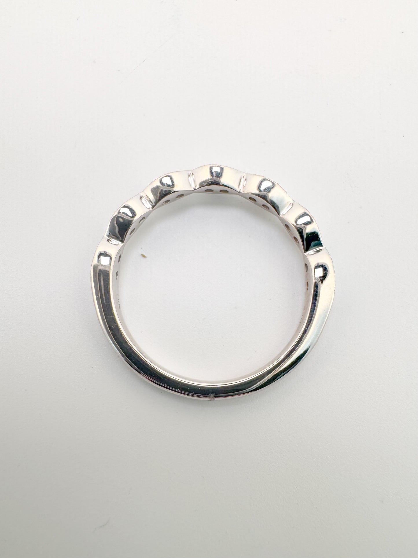 14k, white gold, .25 carat total weight, scalloped natural diamond band.