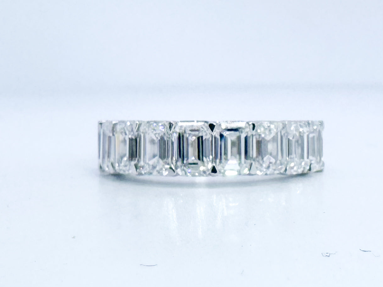14K, white gold 4.60 dtw lab grown, emerald cut band. VS F-G