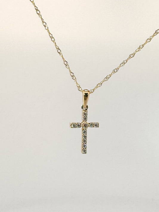 14ky .10 dtw petite natural diamond cross