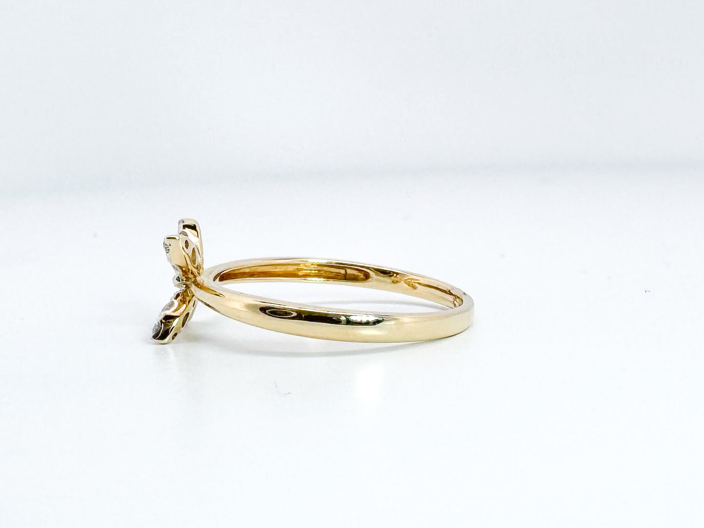 14K,Yellow gold .16 diamond total weight, butterfly ring.