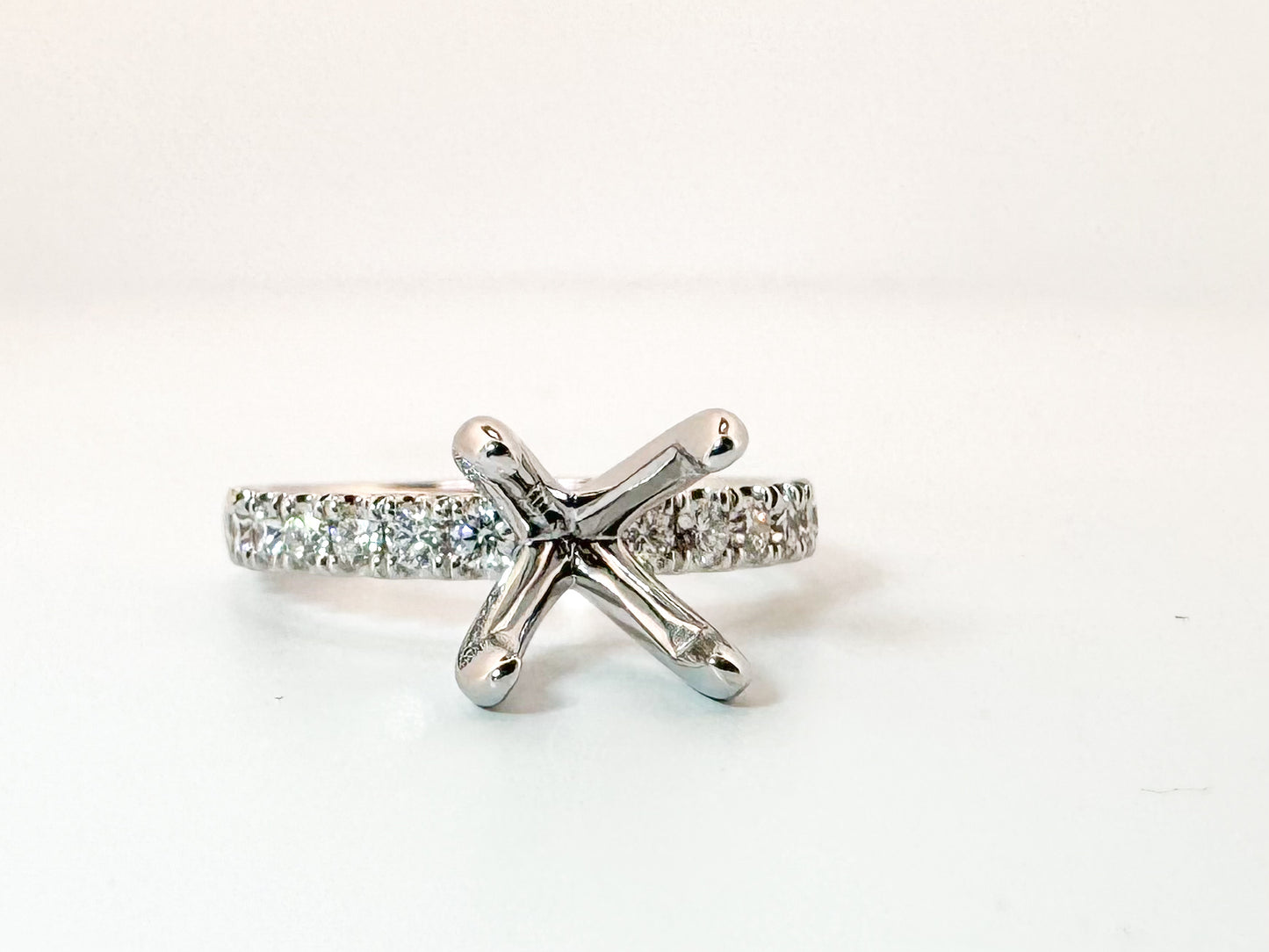 14KW .50 carat total weight, natural diamond semi mount for 8mm stone.