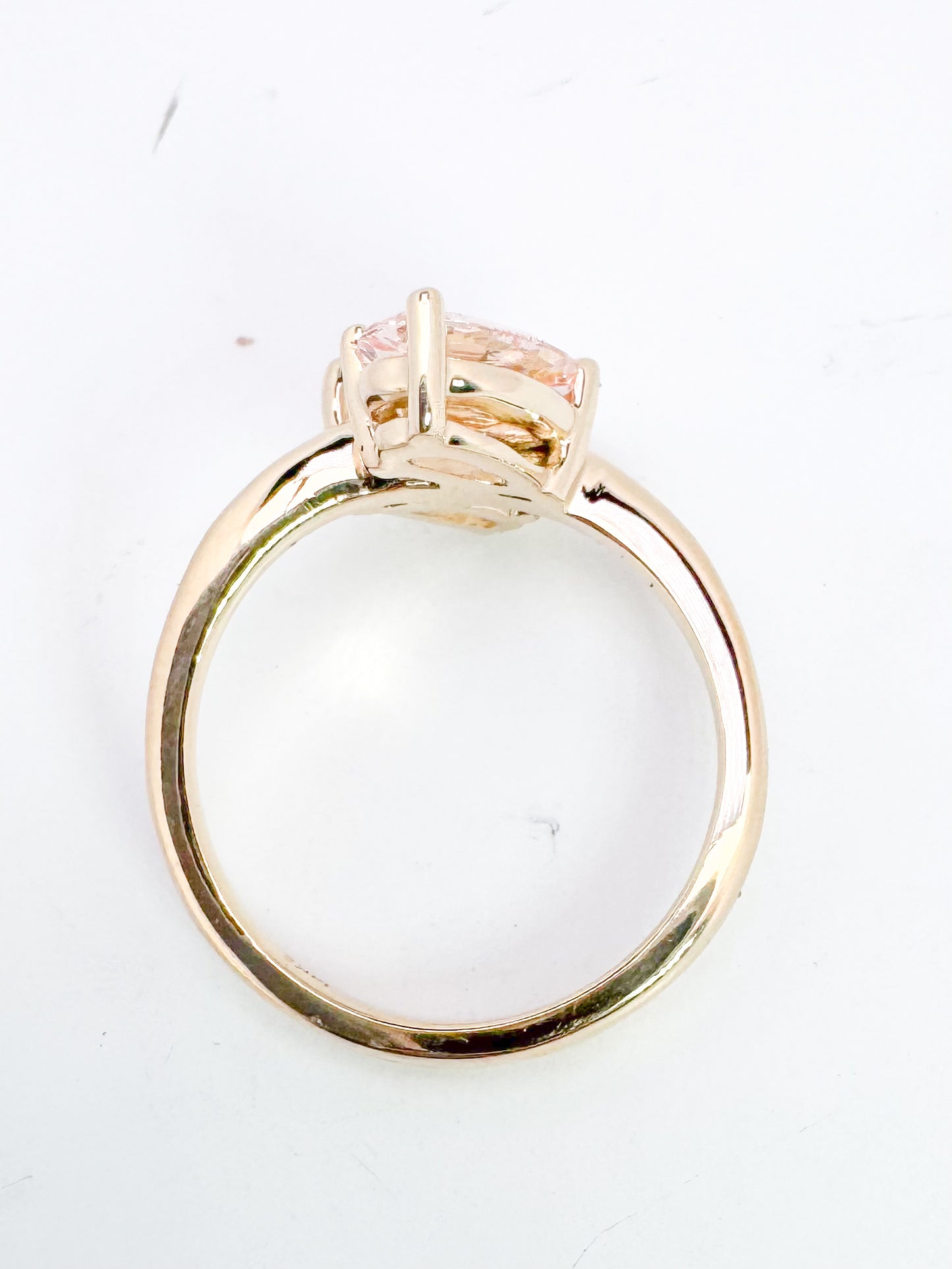 14k, yellow gold Fancy vivid pink and Fancy vivid yellow lab grown diamond ring. IGI certified