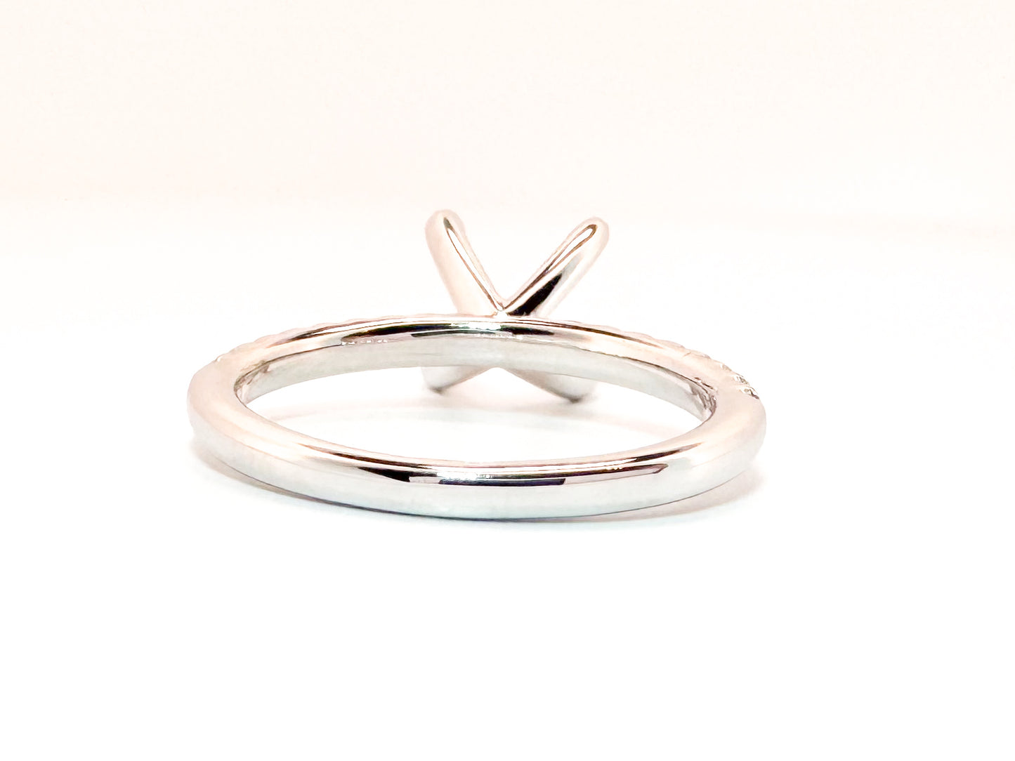 14K, White gold, .25 diamond total weight, semi mount foe 8mm stone