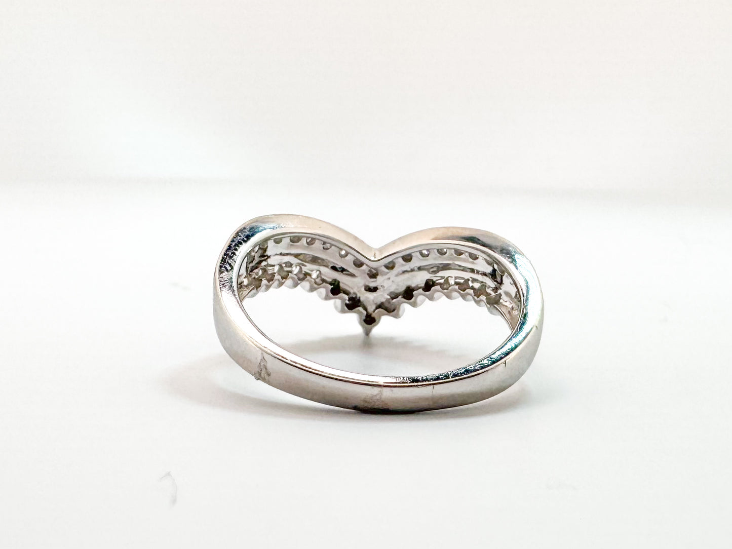 14K, White gold, .50 carat total weight, diamond "V" band