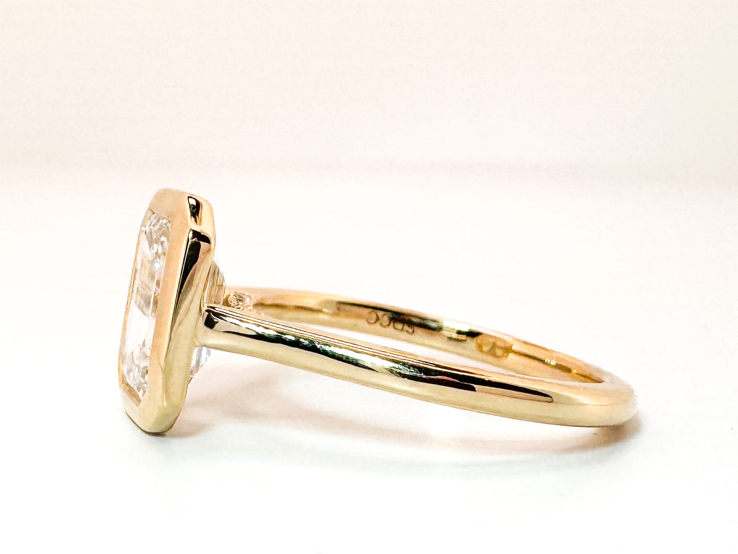 14K, Yellow gold 2.01 F VS1 Emerald ciut lab diamond engagement ring.IGI certified