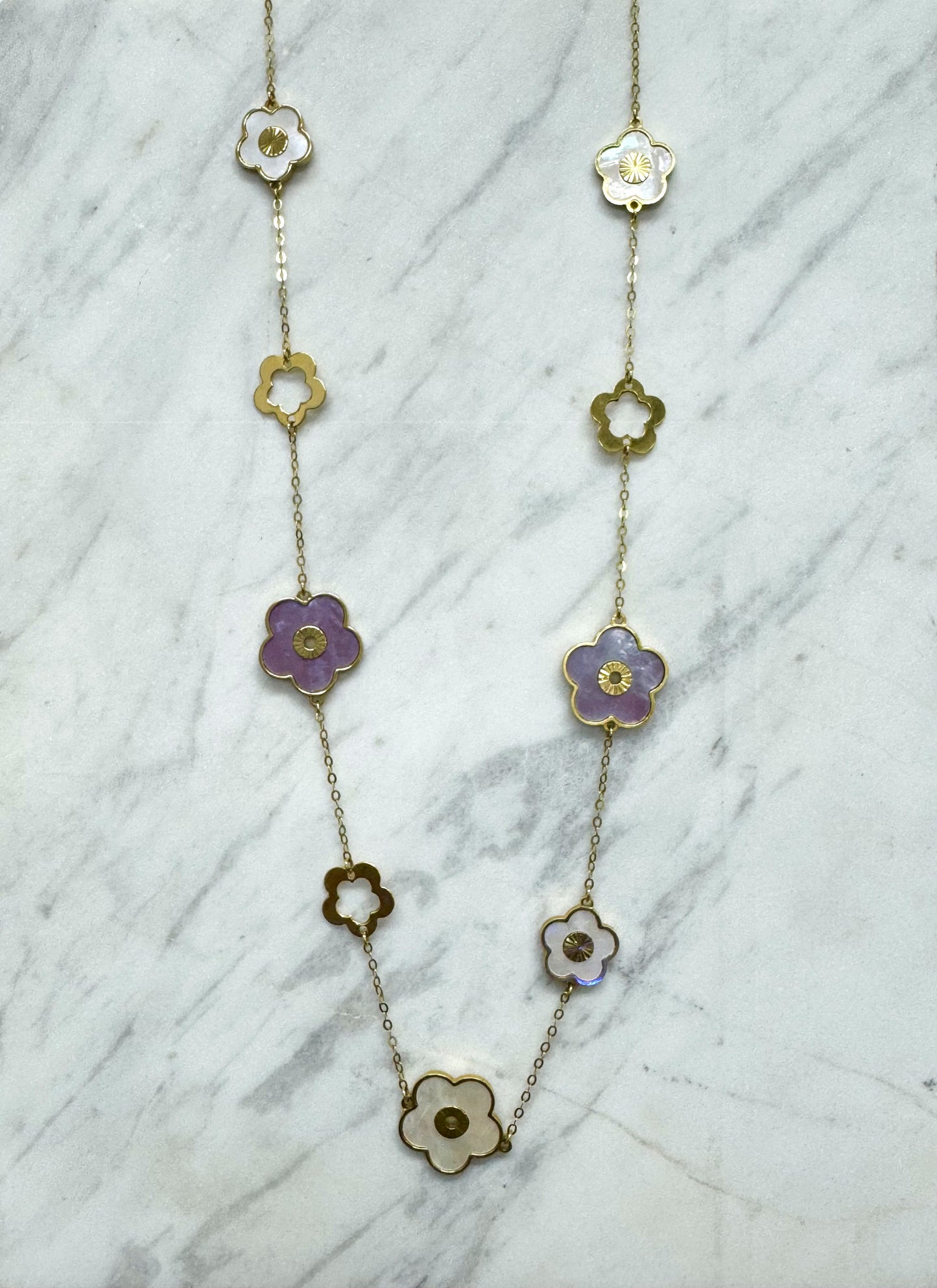 Reversible mother of pearl flower neckalce.