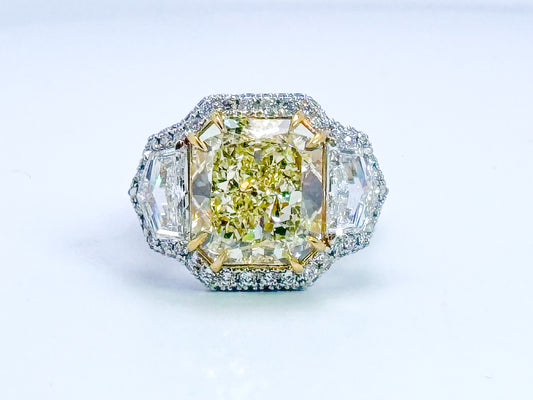 5.02 Natural fancy light yellow center stone GIA certified 1.94 side diamonds VS1 F, set in 18kw&22ky