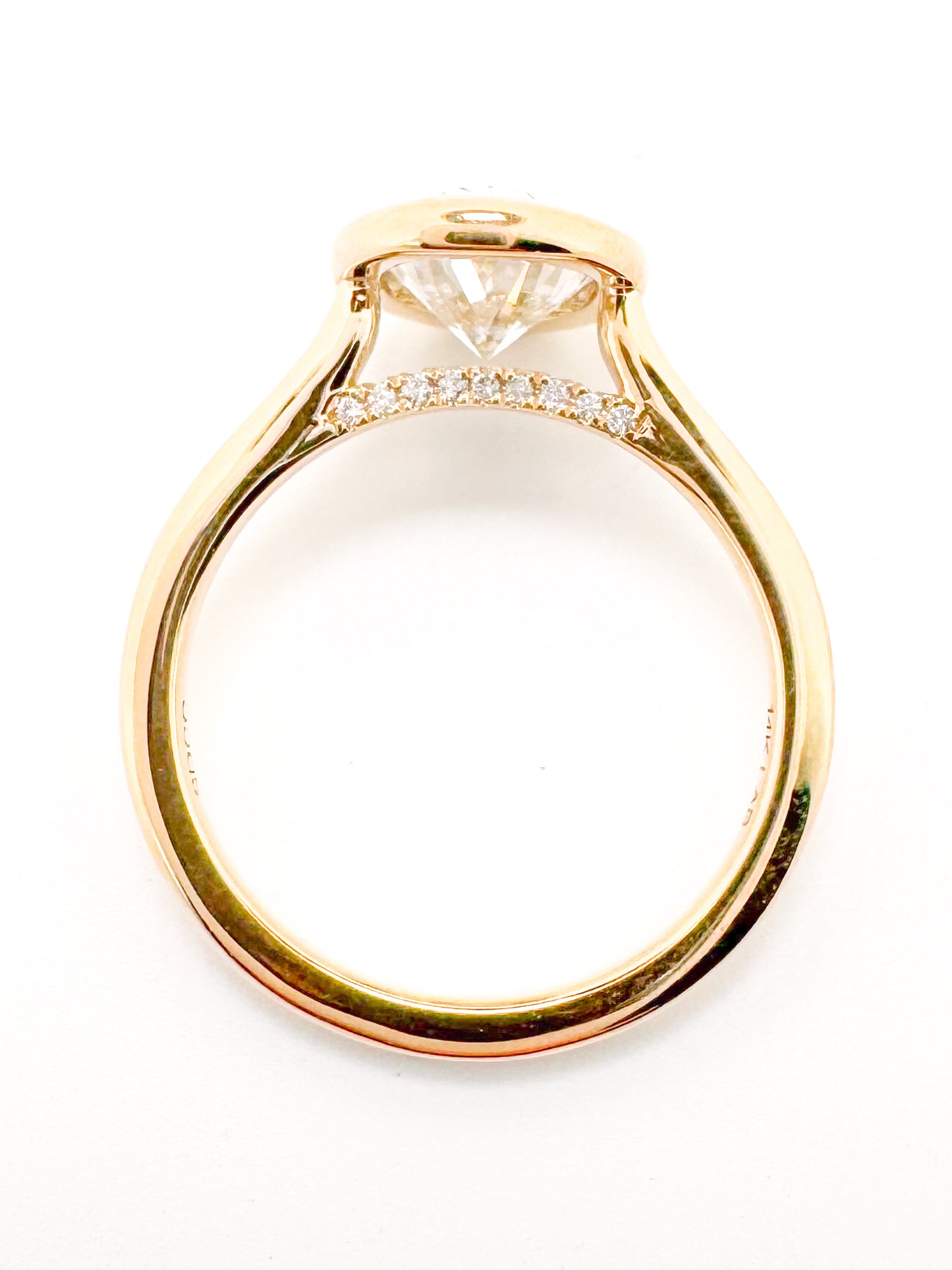 14K, Yellow gold, 2.04 carat, lab grown oval engagement ring. VVS2 F  IGI Certified
