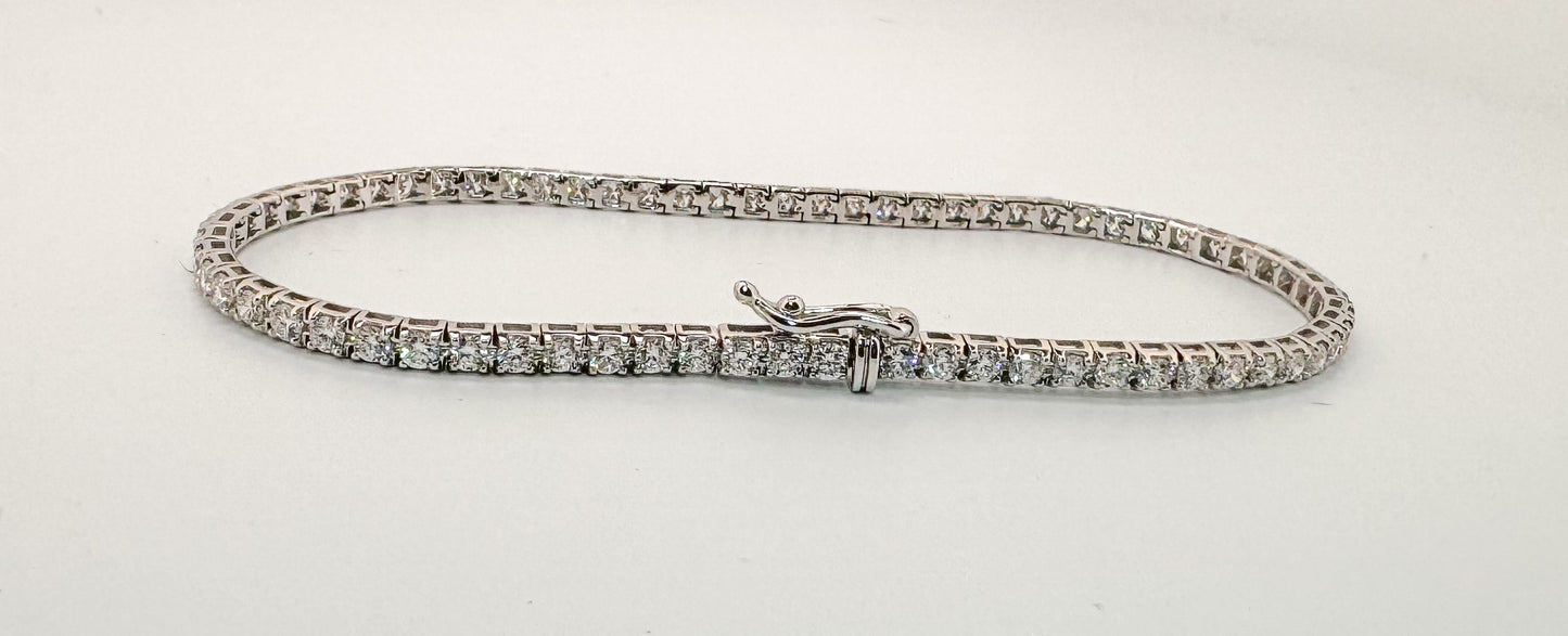 14k, whtie gold 3.00 carat total weight lab grown diamond tennis bracelet.