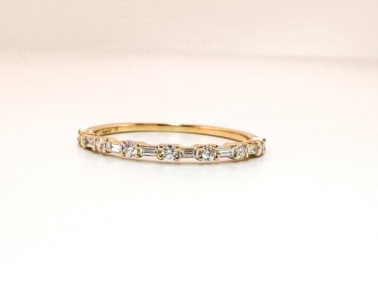 14K, yellow gold, .26 diamond total weight, baguette and round brillioant wedding band.
