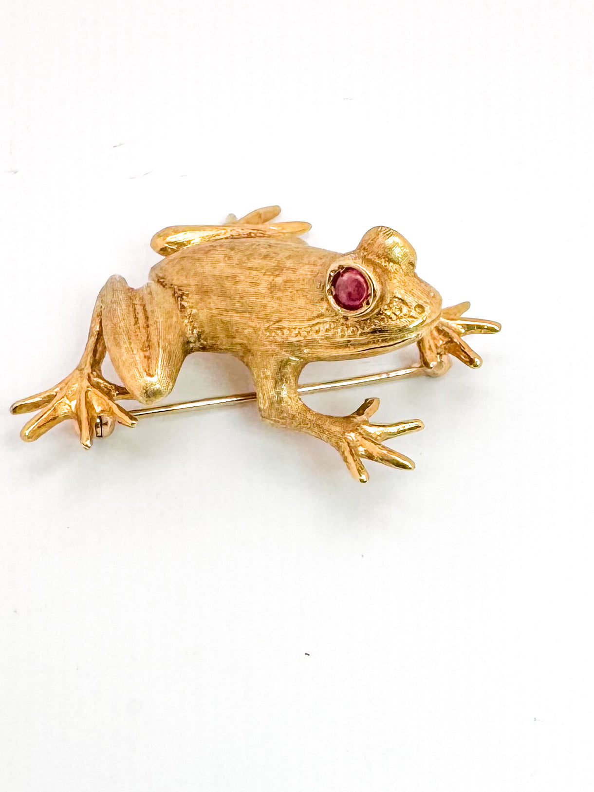 18k, Yellow gold "J Cooper" frog brooch