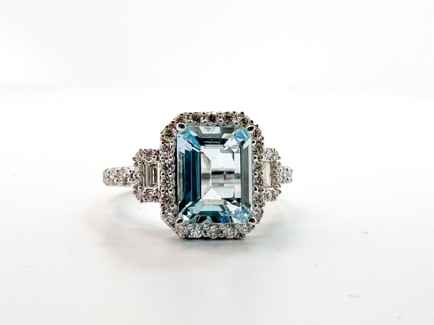 14K, white gold, Aquamarine and diamond fashion ring