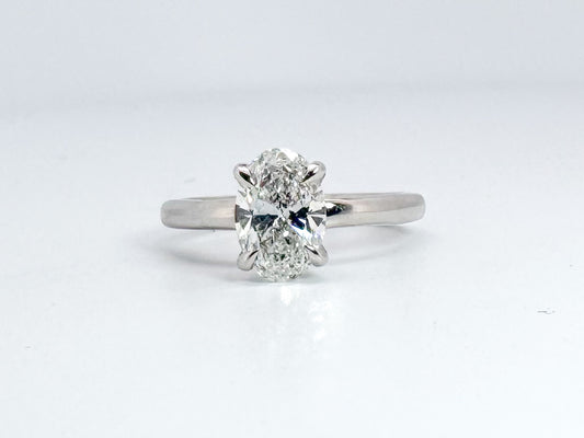 14kw 1.50 E VS1 Lab grown oval diamond engagement ring. IGI certified