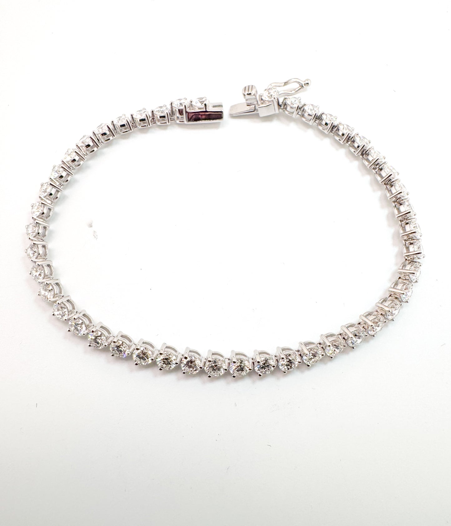 14k, White gold, 6.90 carat total weight, lab grown diamond tennis bracelet.