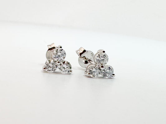 14kw, lab grown diamond cluster earrings. 1.00 diamond total weight.