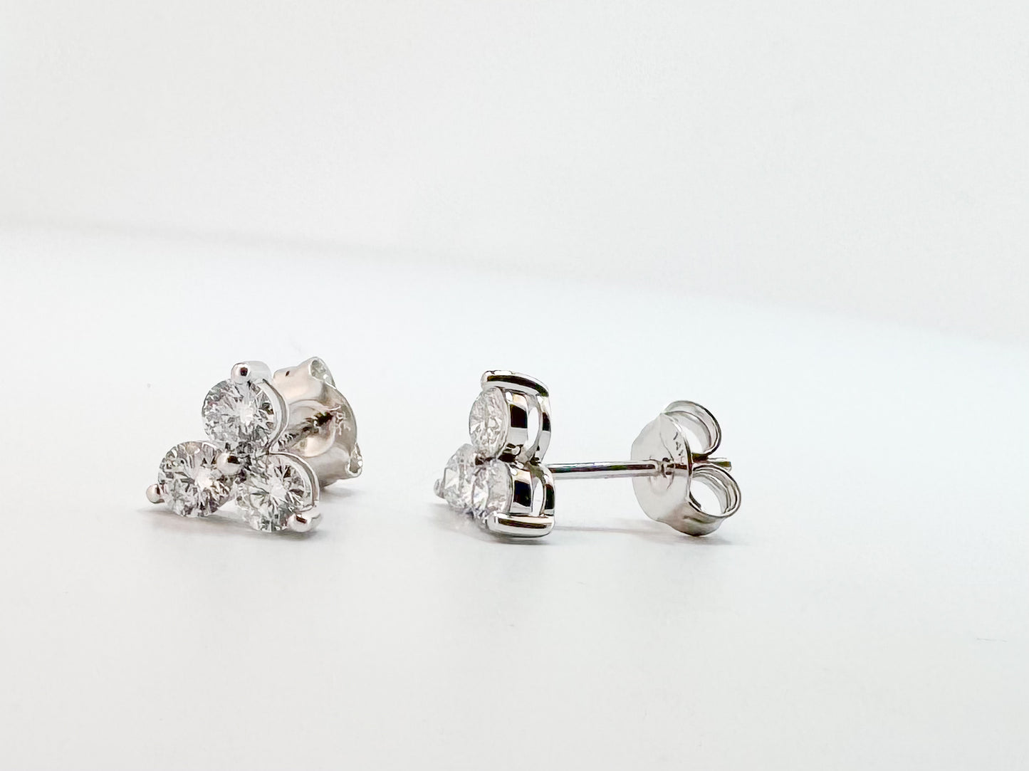 14kw, lab grown diamond cluster earrings. 1.00 diamond total weight.