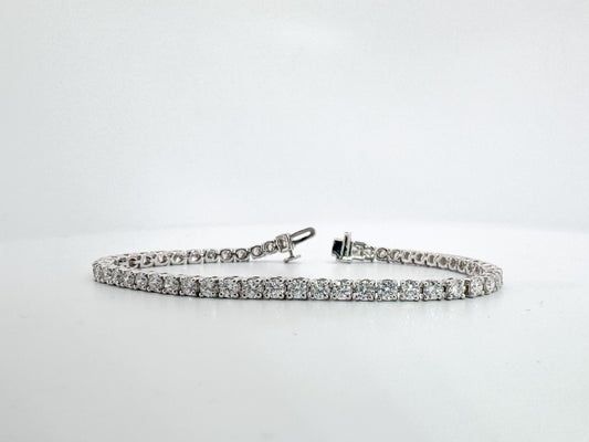 14k, White gold, 5.00 carat, lab diamond tennis bracelet. VS1/VS2 E-F