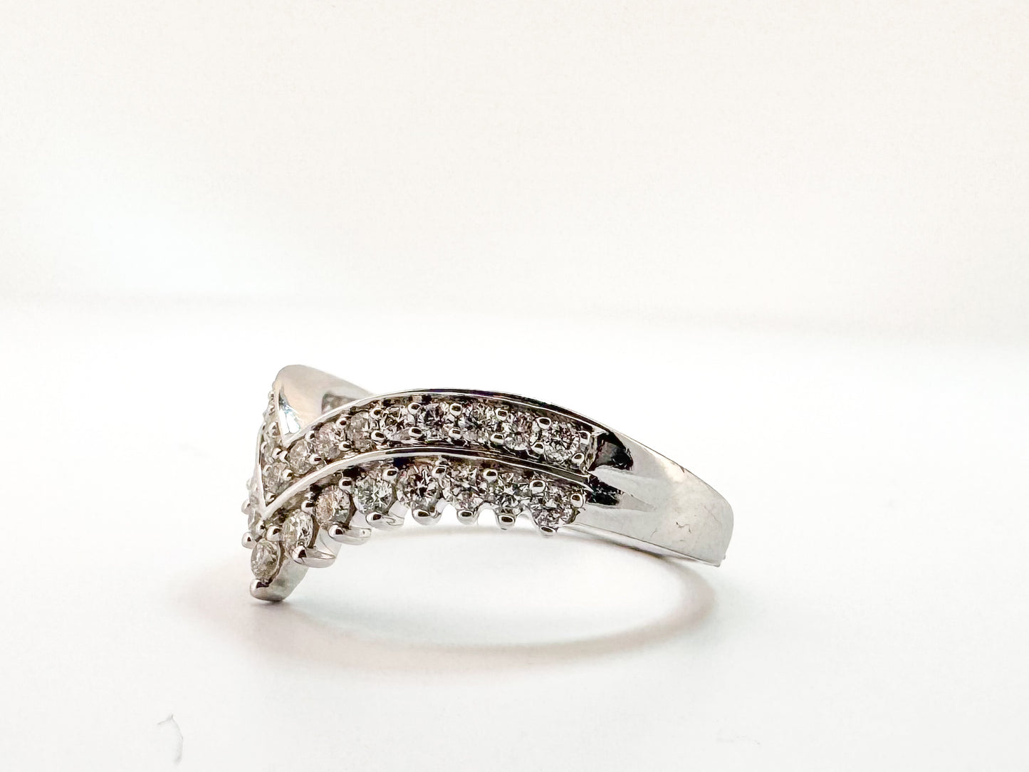 14K, White gold, .50 carat total weight, diamond "V" band