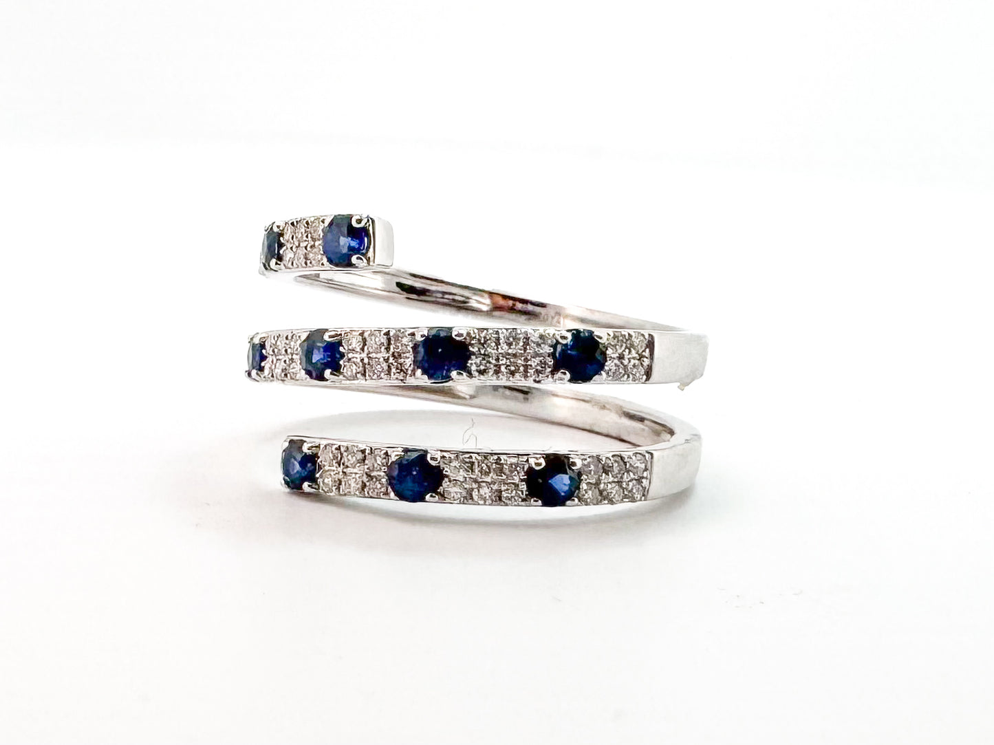 14K,White gold, natural sapphire and diamond ring.