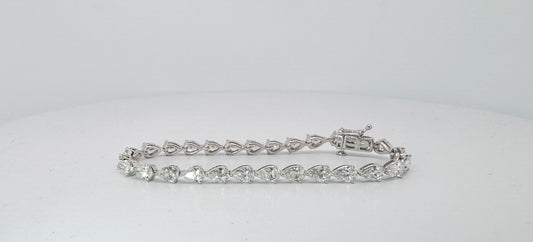 14kw 9.24 carat Lab grown, pear shaped diamond tennis bracelet.