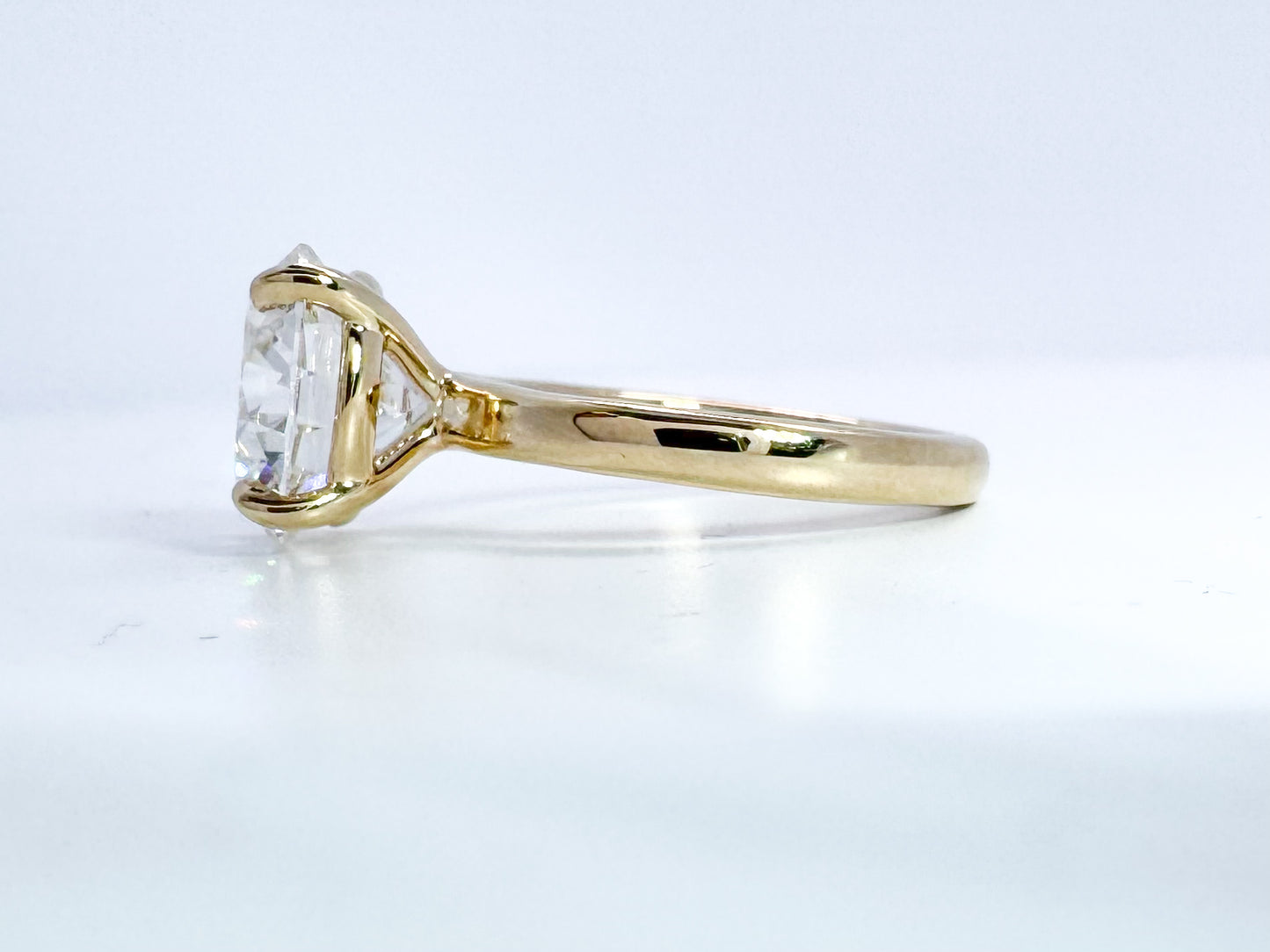 14K, Yellow gold, 5.01 F VS2 ideal cut set in solitaire. IGI Certified