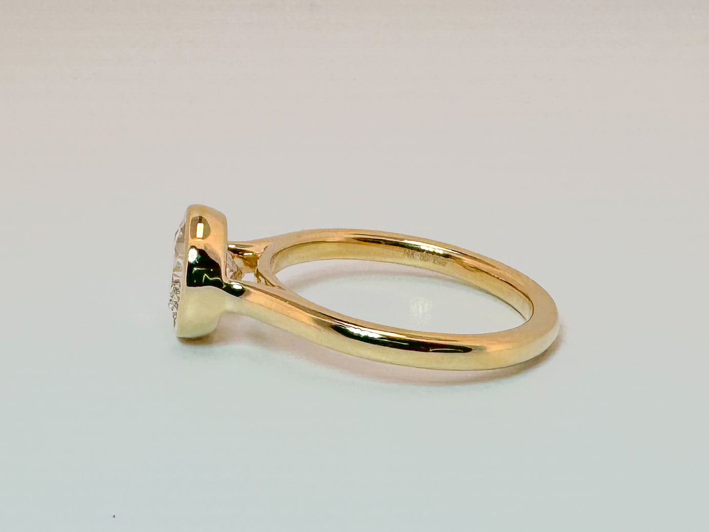 14K, yellow gold 1.96 VS1 E lab grown round brilliant solitaire. IGI certification