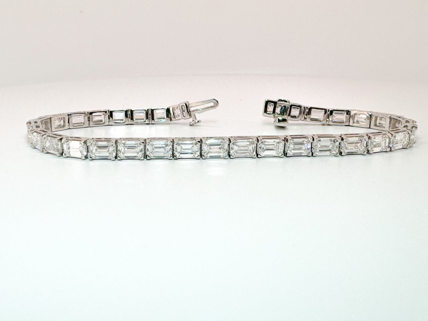 14k, white gold, 11.75 carat total weight, emerald cut, lab grown diamond tennis bracelet. VS1 E-F