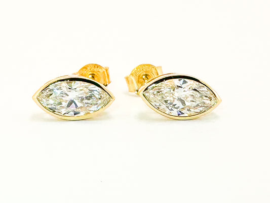 14k, Yellow gold, 2.10 carats Marquise lab diamond stud earrings. VS2/VS1 F IGI certified