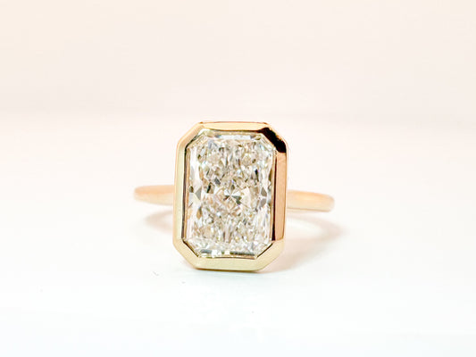 14K, yellow gold, 3.02 carat radiant cut lab grown diamond engagemenbt ring F VVS2 IGI certified