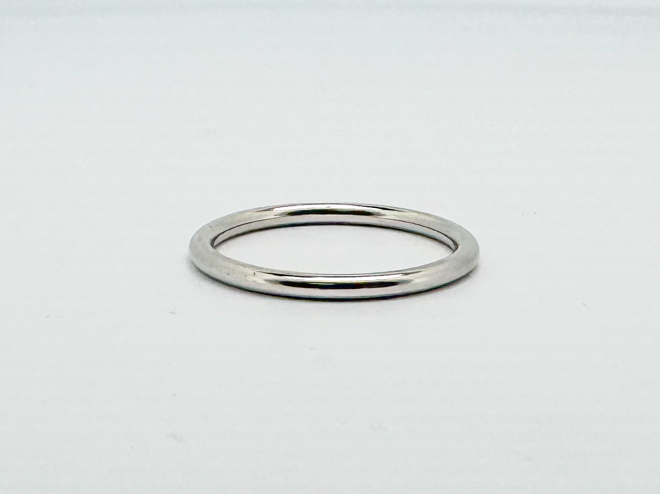 14k white gold 1.5mm size 7 wedding band