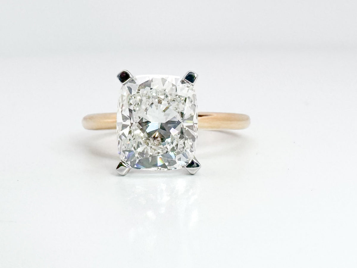 14K, Yellow gold, 3.01 VS1 E Cushion cut, lab grown engagement ring. IGI certifed