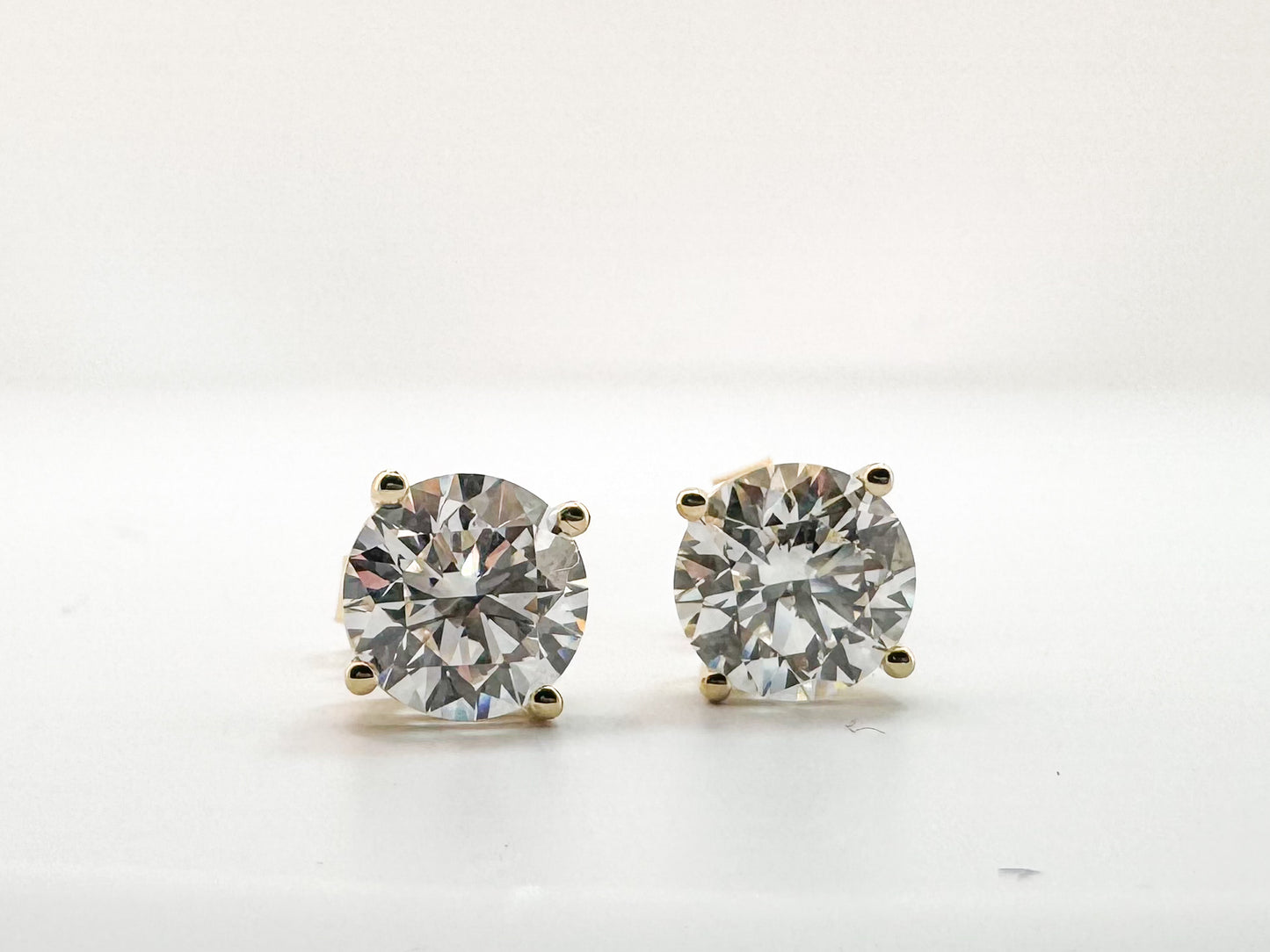 14K, Yellow gold, 4.00 carat total weight, lab grown diamond stud earrings.