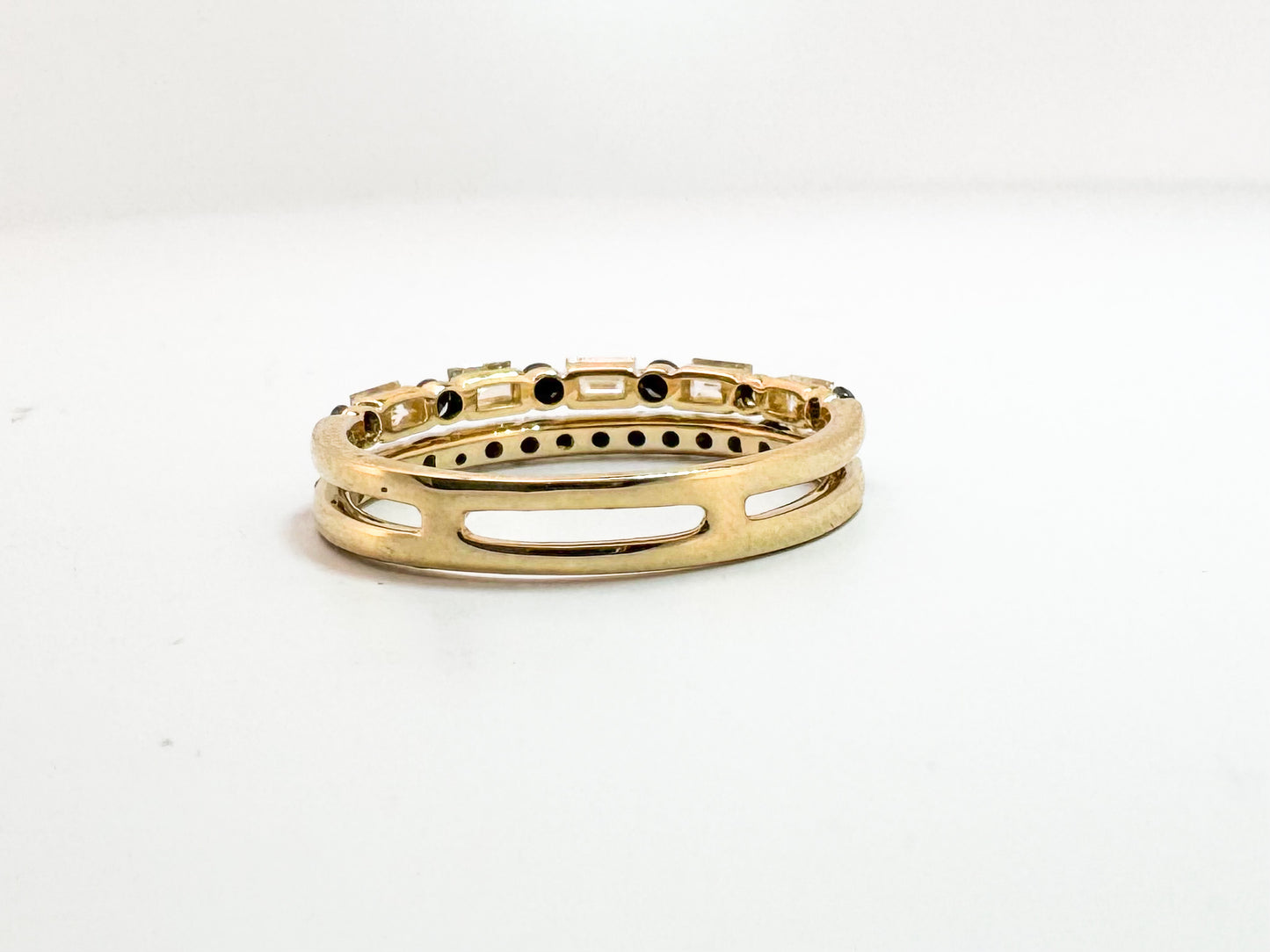 14K, Yellow gold, black and white, natural diamond ring.