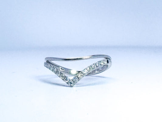 14k, white gold .30 carat total weight cheveron ring.