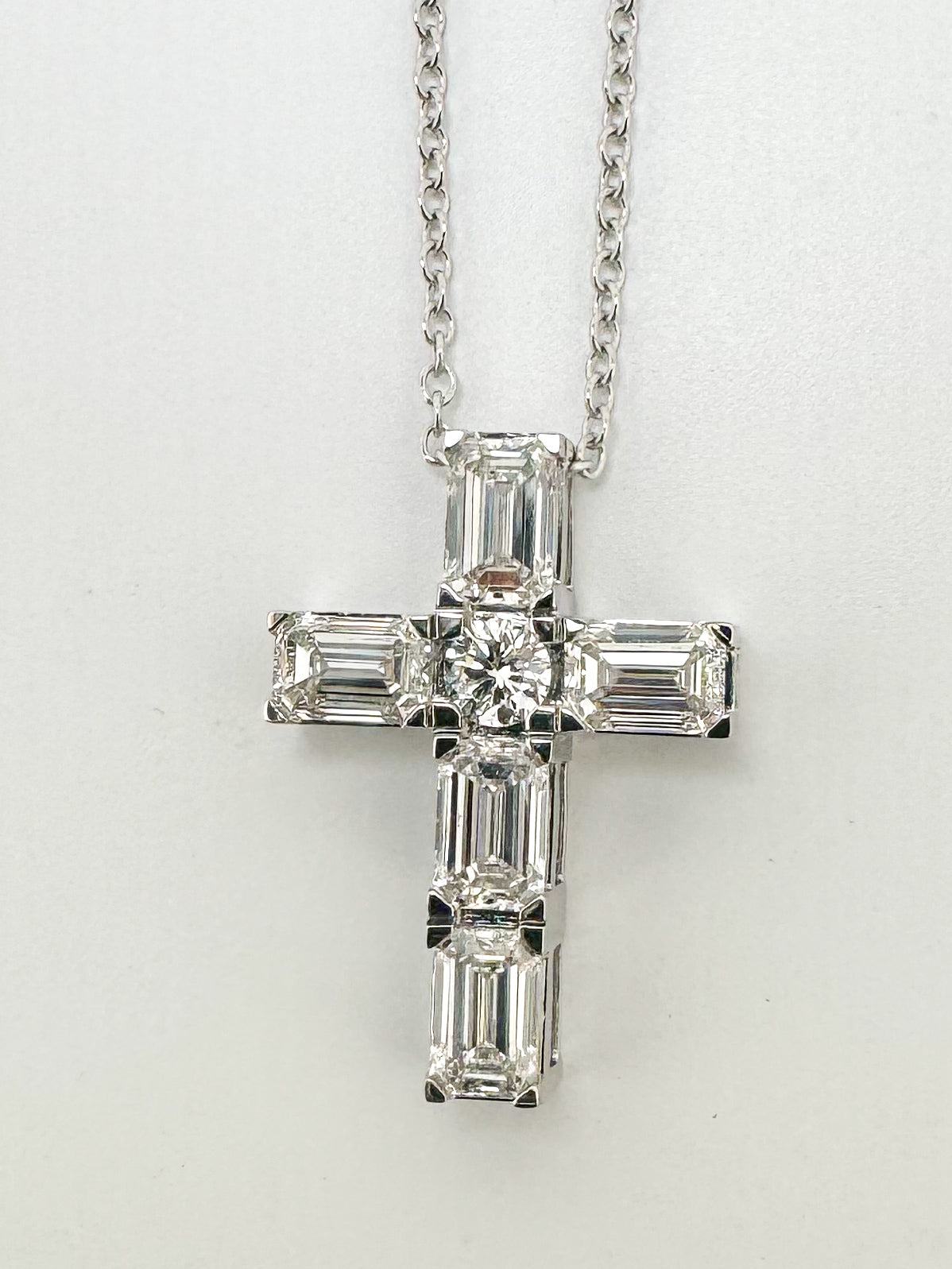 14KW Lab grown emerald cut and round brilliant diamond cross