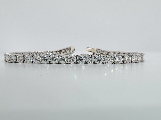 14k, White gold, 10.93 carat, lab diamnd tennis braceet. MAKE THAT WRIST SPARKLE!!!!