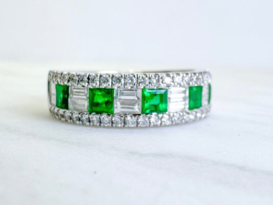 18kw Natural emerald and diamond fashion ring " Spark Design"