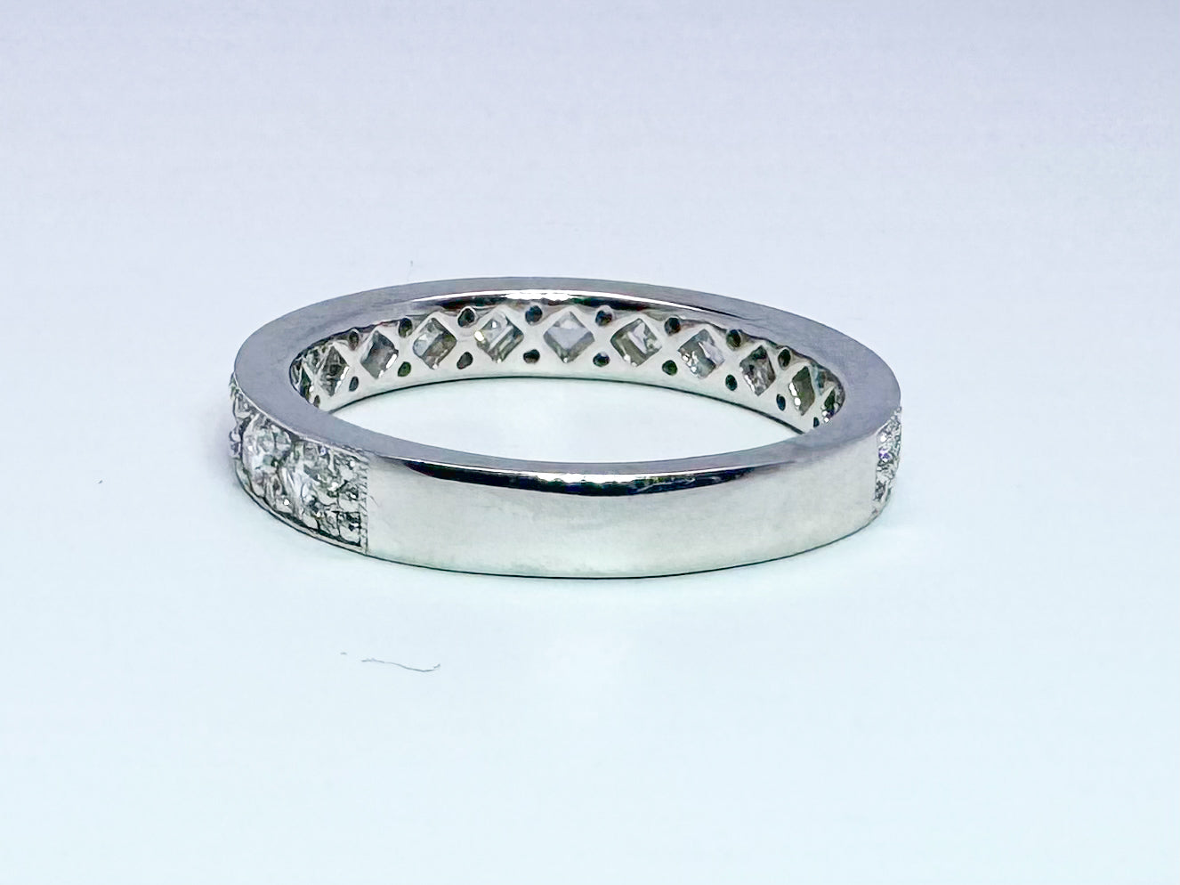 14kw French cut diamond and round brilliant diamond band